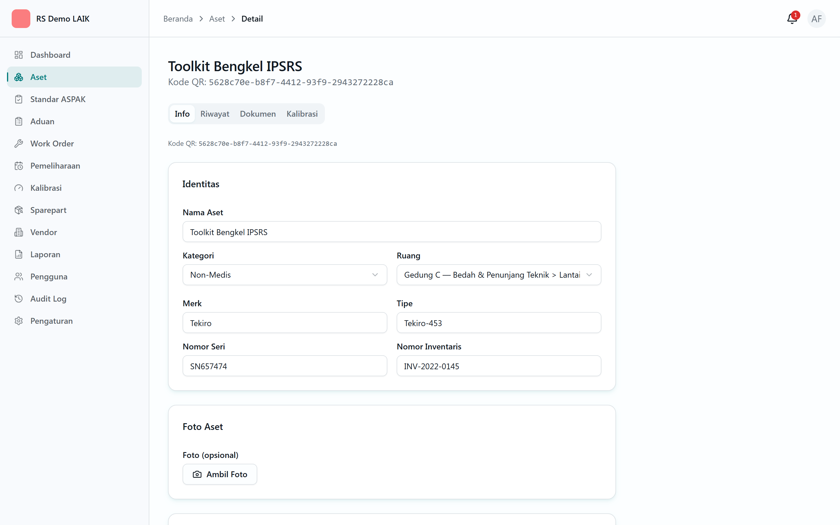 Halaman detail aset dengan tab Info, Riwayat, Dokumen, dan Kalibrasi